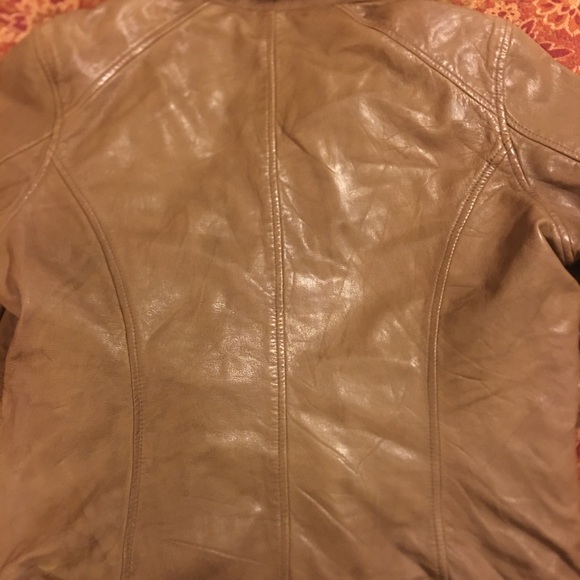 Women’s Michael Kors jacket with fur - Picture 2 of 3